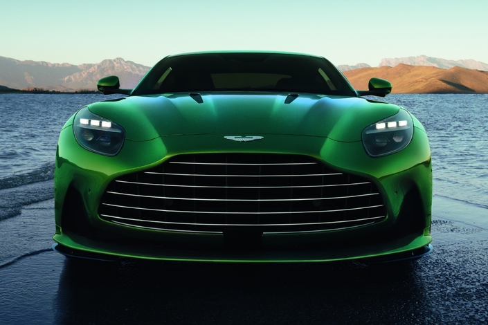 L'Aston Martin DB12 Volante (ici en coupé) pourrait être dévoilée dans le cadre de la Monterey Car Week.