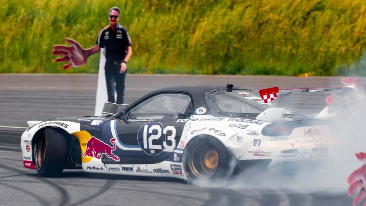 Max Verstappen apprend à drifter dans une Mazda RX7