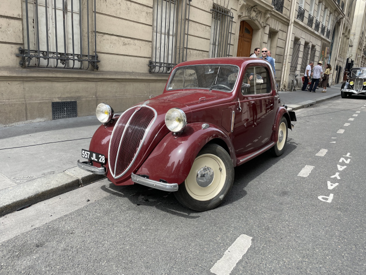 paris, pourquoi un quartier de paris se retrouve envahi de très vieilles voitures