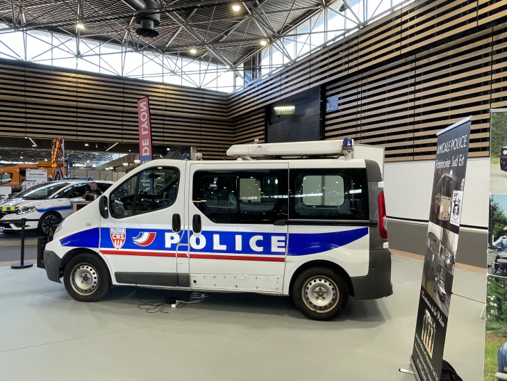 salon de lyon 2023, les voitures emblématiques de la police et de la gendarmerie