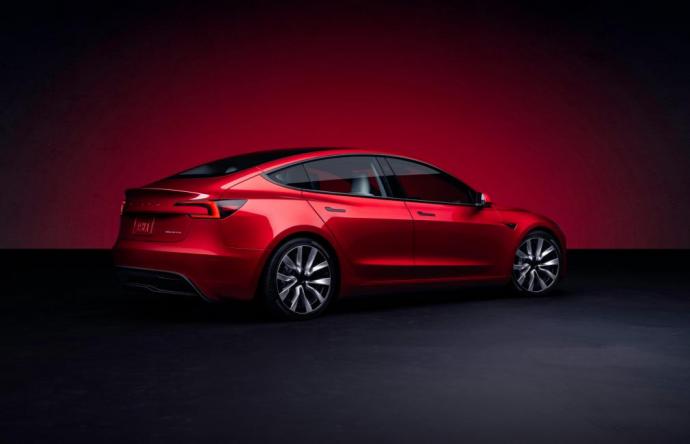 Plus sportive et aérodynamique, la Tesla Model 3 fait peau neuve