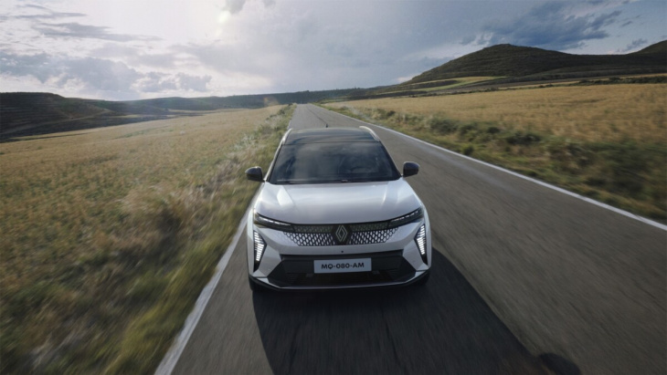 Renault dévoile le Scénic E-Tech électrique, avec sa belle autonomie et son toit panoramique « magique »