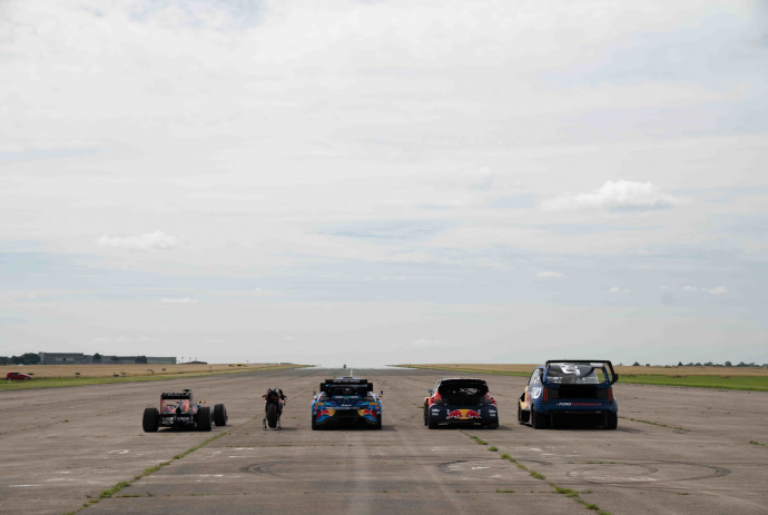 VIDEO - F1, WRC, WRX, Moto GP… voiture, moto, quelle est la plus rapide ?