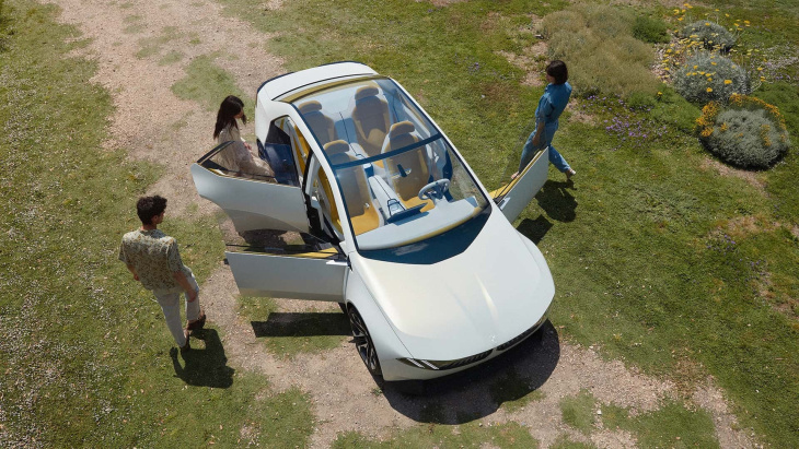 La BMW X3 2025 a été espionné avec ses phares de production