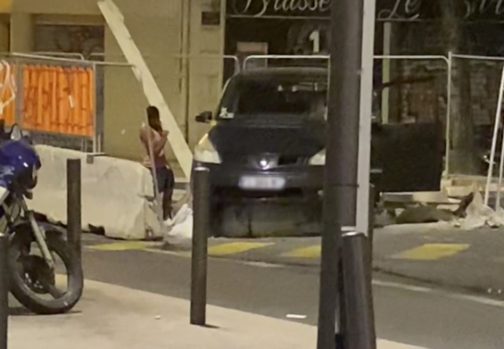 Ivre à Marseille, il échoue sa Renault dans les travaux du tramway