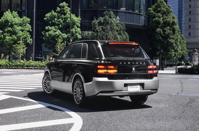 nouveauté, luxe, toyota century : la limousine de luxe japonaise se transforme en suv