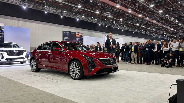 Cadillac dote la 2025 CT5 d’un écran massif et d’un nez plus large