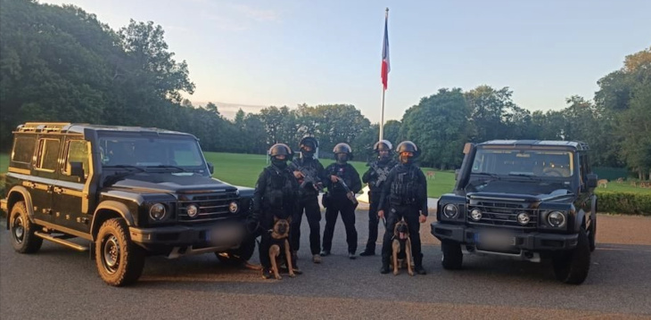 Les policiers d’élite français roulent en Ineos Grenadier anglais