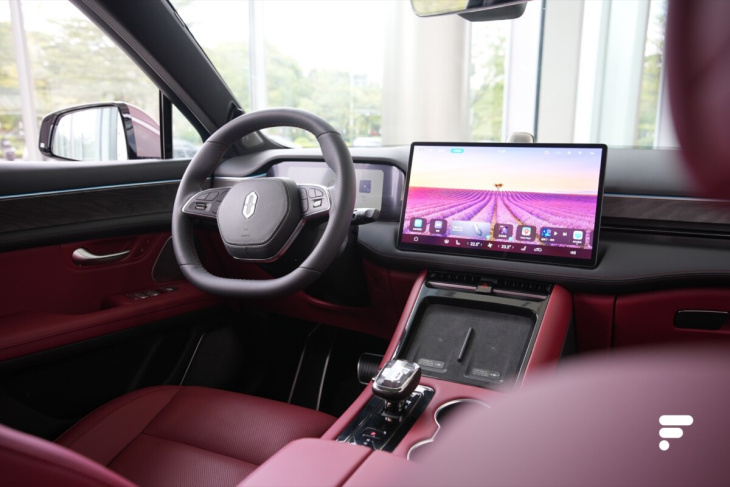 android, en chine, nous avons pris le volant d’une aito m5 : de l’évolution de huawei des smartphones aux voitures électriques