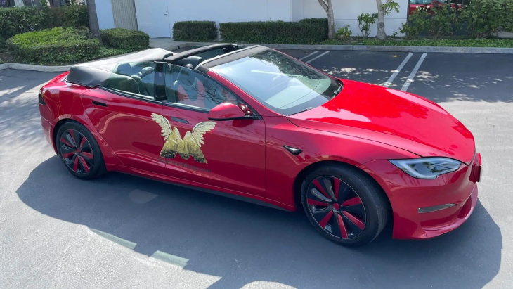 VIDEO - Une Tesla Model S Plaid décapotable ? Oui, mais non