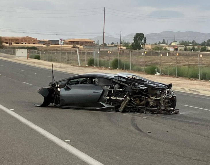 VIDEO - Un influenceur perd le contrôle de sa Lamborghini et détruit une Toyota Prius