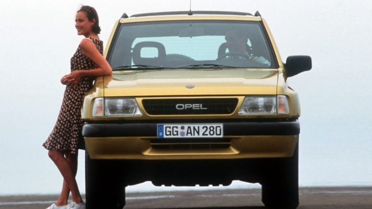 Opel Frontera (2024) : le nouveau Crossland a les Citroën C3 Aircross et Jeep Avenger dans son Vizor