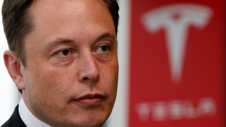 Le patron de Tesla sous-entend que les travailleurs de l'automobile sont trop exigeants
