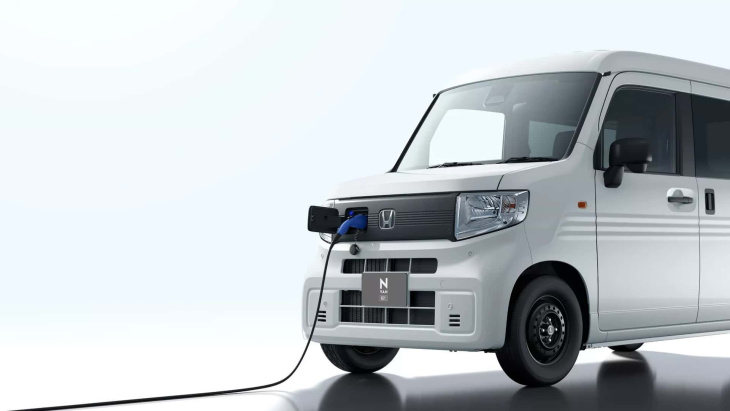 Honda présente le N-Van e : Un véhicule électrique pouvant alimenter des appareils ménagers domestiques