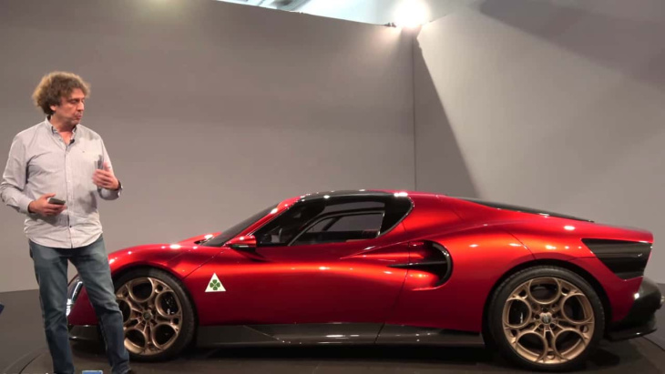 L'Alfa Romeo 33 stradale avec son designer