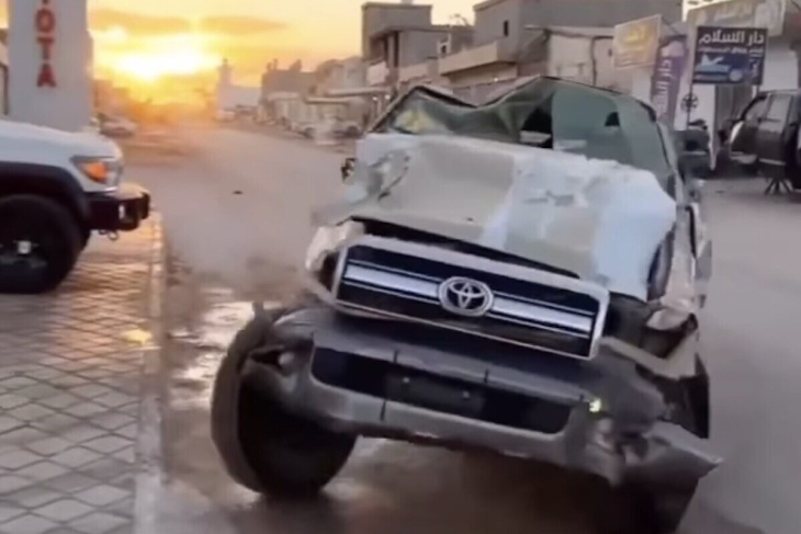 Indestructible : il conduit un Toyota Land Cruiser passé dans un broyeur