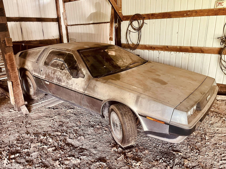 Une DeLorean découverte dans une grange avec 977 miles seulement au compteur !