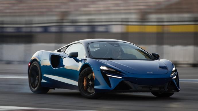 McLaren va dévoiler une supercar exclusive pour son 60e anniversaire