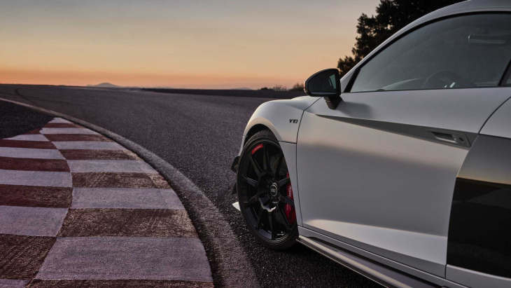 Découvrez l'incroyable mélodie de l'Audi R8 V10 Plus lorsqu'elle franchit les 320 km/h sur l'Autoroute