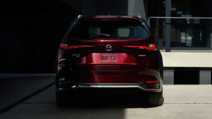 Le Mazda CX-70 repoussé jusqu'en 2024, un SUV électrique prévu en 2025