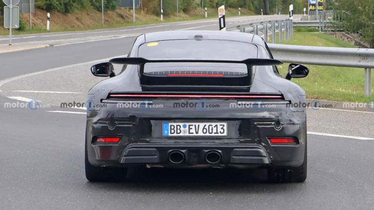 Porsche annonce que la 911 hybride sera disponible en 2025 et qu'elle 