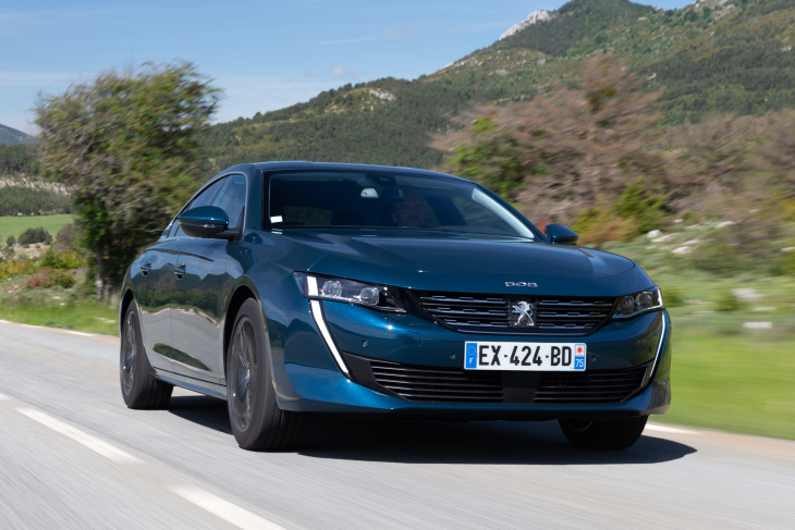 Peugeot rappelle plus de 40 000 hybrides rechargeables