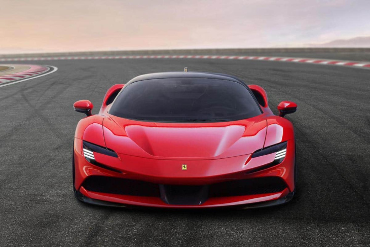 Vrai ou Faux : la Ferrari SF90 consomme 6,1 litres/100 km ?