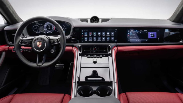 L'intérieur de la nouvelle Porsche Panamera est entièrement composé d'écrans et de commandes tactiles