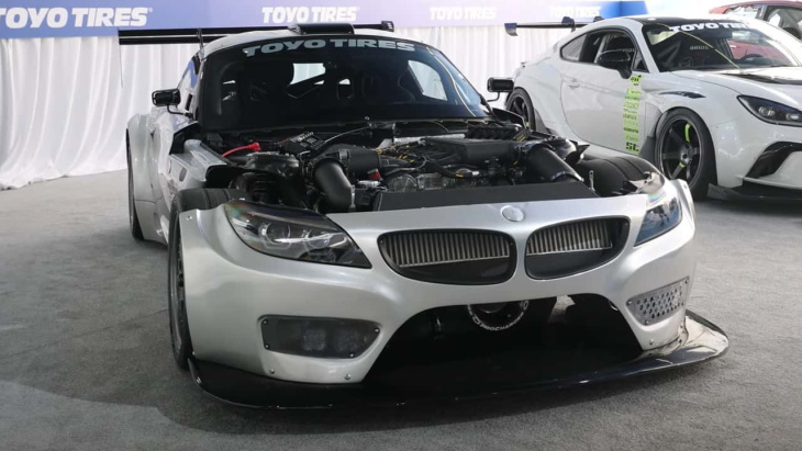 Découvrez cette BMW Z4 GT3 dotée d'un V12 Mercedes suralimenté