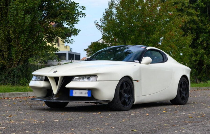 Cette Alfa Romeo aussi unique que disgracieuse est à vendre