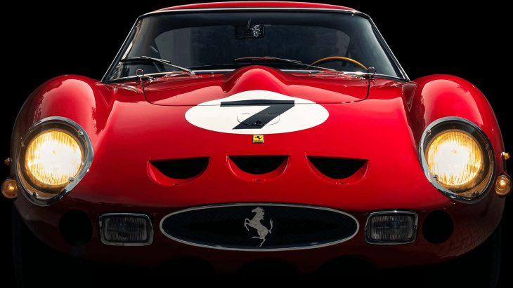 Une Ferrari GTO établie un nouveau record aux enchères avec un prix estimé de 51,7 millions de dollars