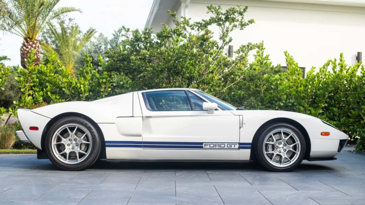 Deux Ford GT proposées à la vente par Sotheby's-Motorsport