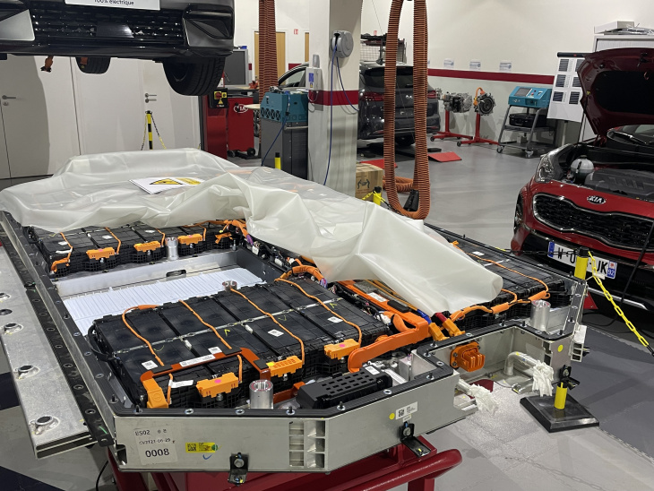 batteries lithium-ion, réparation, service après vente, voitures électriques : comment réparer les batteries (vidéo) ?