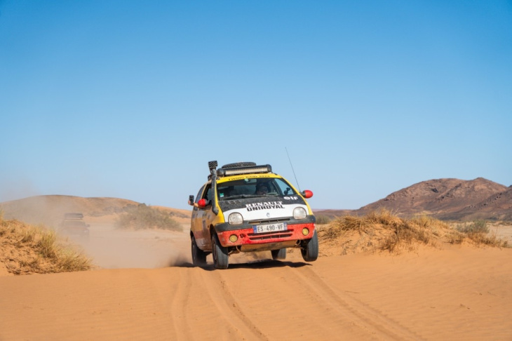 Un rallye en Twingo 1 à travers le désert marocain