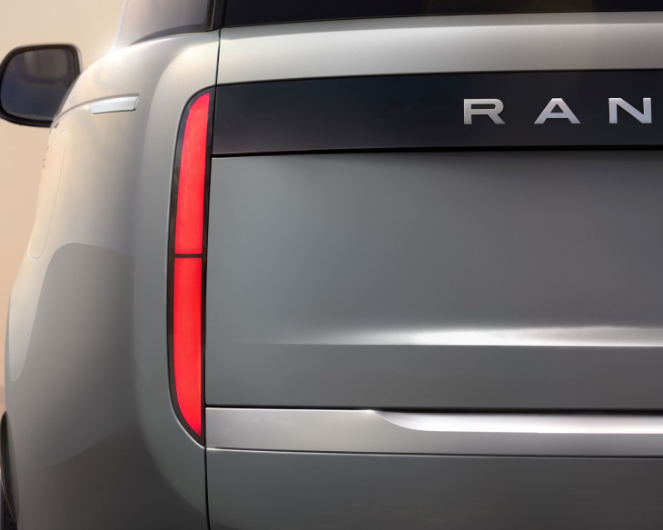 VIDEO - Le Range Rover électrique pointe le bout de son nez
