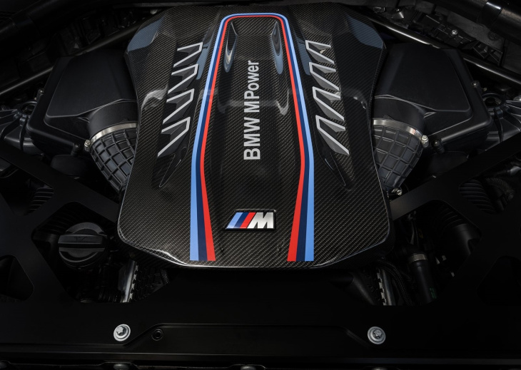 BMW, le rebelle de l'électrification : pourquoi la marque ne lâche pas le moteur thermique ?