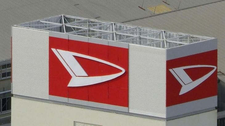 Automobile: Daihatsu, englué dans un scandale de tests truqués, suspend sa production au Japon