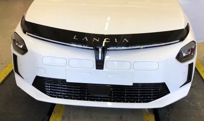 La nouvelle Lancia Ypsilon ne se cache même plus
