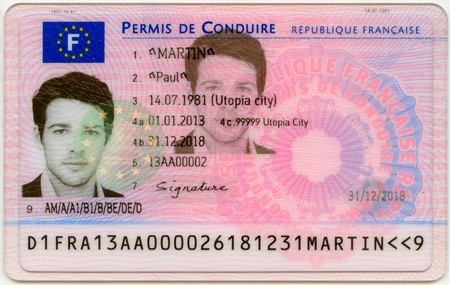 À partir du 1er janvier 2024, en France, il sera possible de passer l'examen du permis de conduire auto à 17 ans.