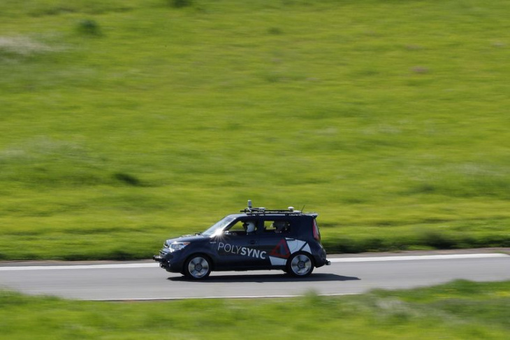 grande-bretagne: les voitures autonomes pourraient circuler d'ici 2026