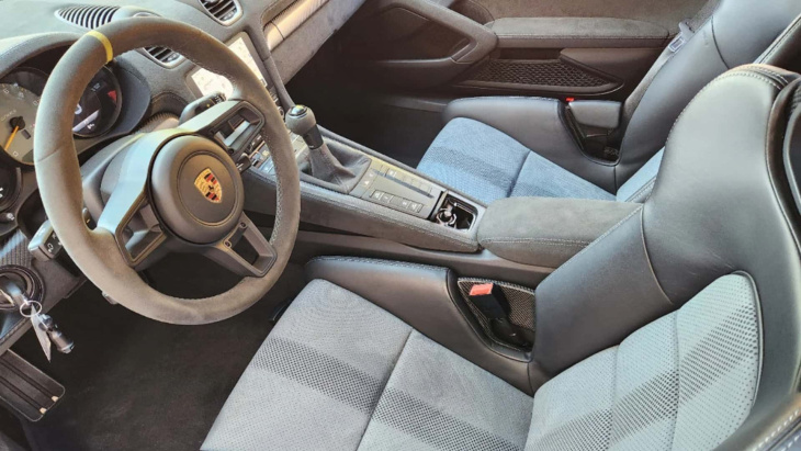 Une des premieres Porsche Cayman GT4 RS est à vendre