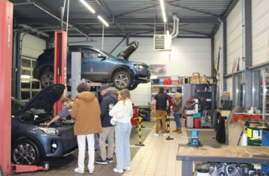 reportage – la concession kia qui vend le plus de voitures électriques de france ouvre ses ateliers à ses clients et les régale avec le v2l