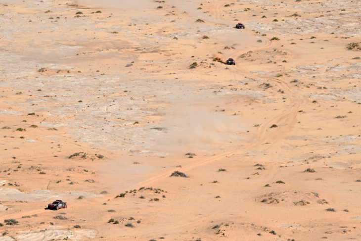 Escorter Carlos Sainz, la stratégie d'Audi pour remporter le Dakar-2024