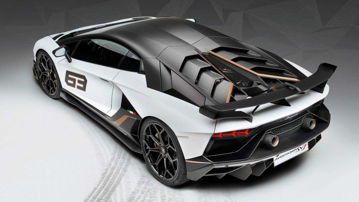 Vous voulez une Lamborghini Revuelto ? On en reparlera en 2027
