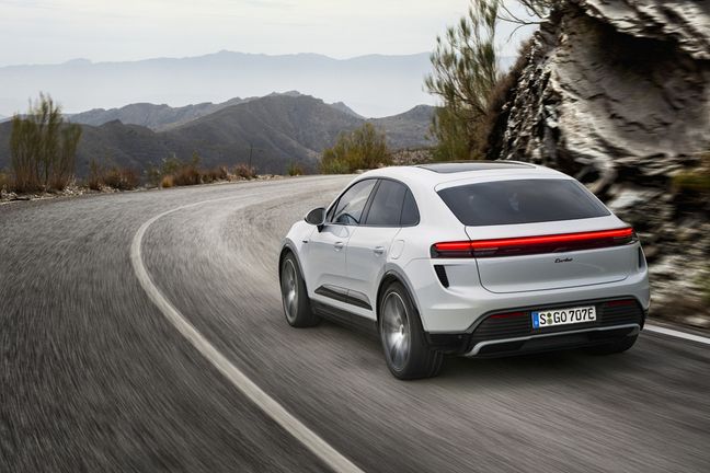 Porsche : La marque dévoile son nouveau SUV Macan en version électrique