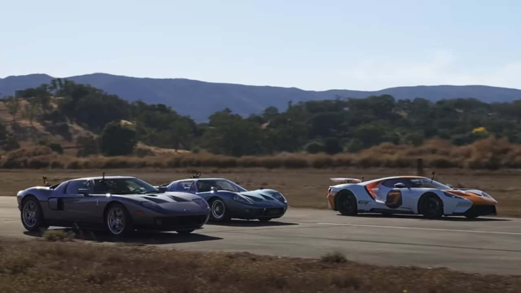 Les trois générations de Ford GT s'affrontent dans une incroyable course