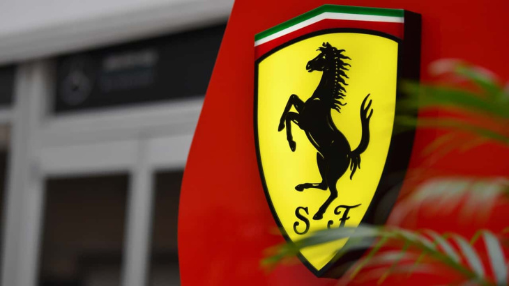 Logo Ferrari au GP des États-Unis 2023