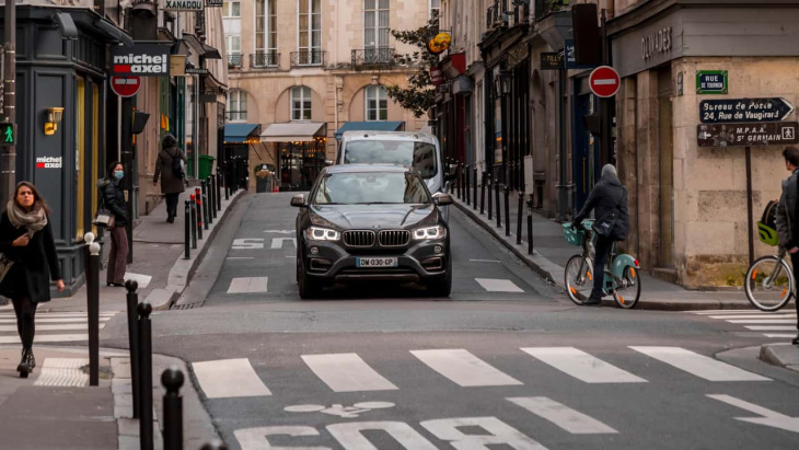 les parisiens ont voté pour la hausse des tarifs de stationnement des suv