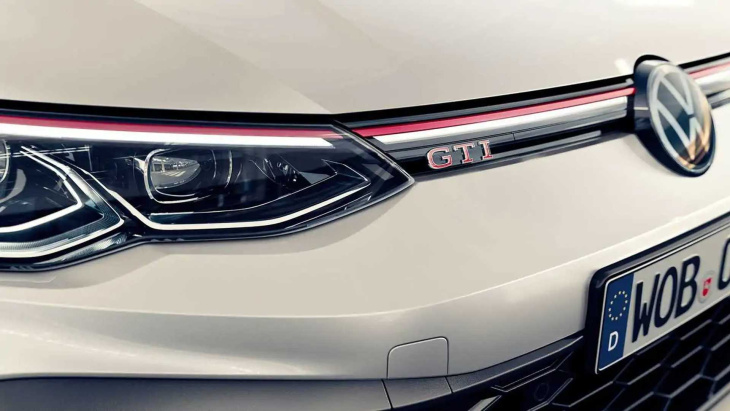 Regardez cette Volkswagen Golf GTI Clubsport s’en donner à cœur joie sur l’autoroute