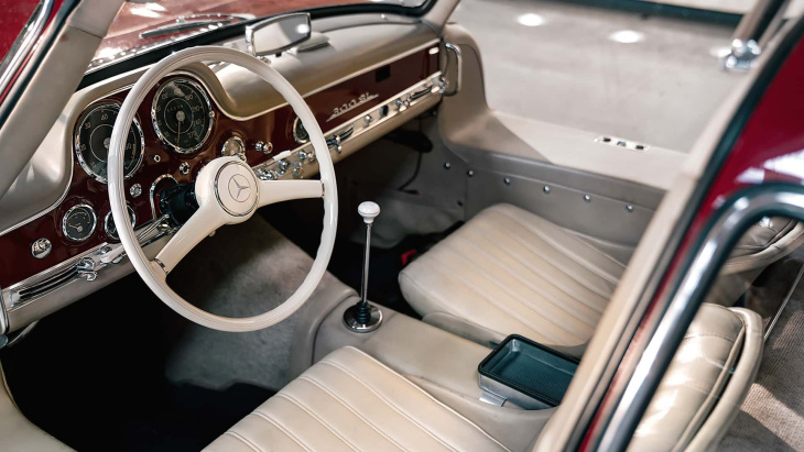 La légendaire Mercedes 300 SL a fait ses débuts il y a 70 ans